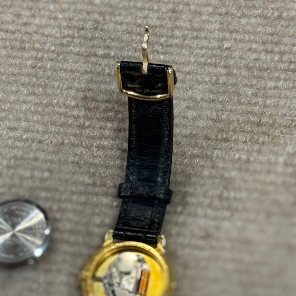 Timex Disney Simba Watch Women Lion King 28mm Gold Tone Leather Band FOR PARTS - Picture 7 of 7